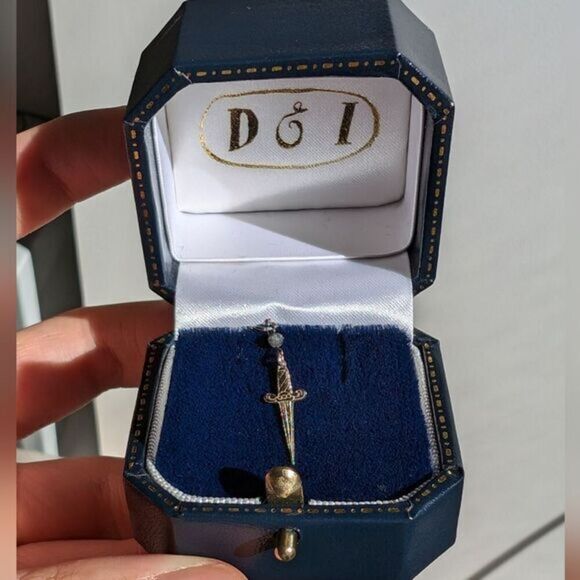 Digby and Iona White Gold Dagger Pendant - Picture 1 of 4